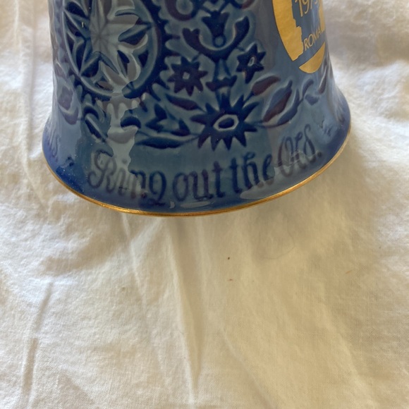 Bing & Grondahl 1975 Saint Peter’s church Rome New Years Bell. PERFECT - Picture 4 of 9